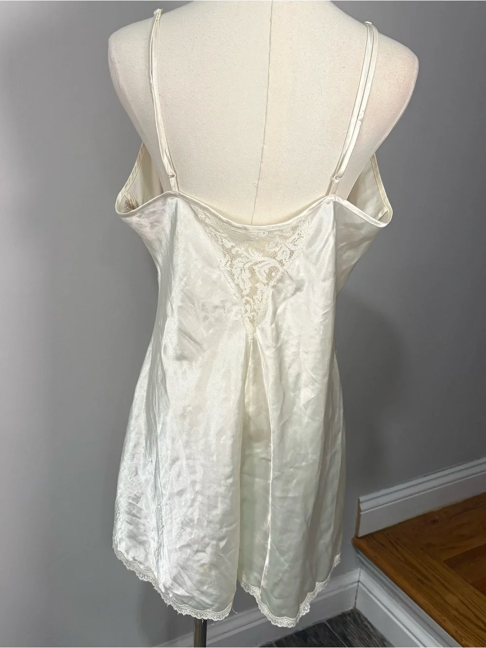VTG Victorias Secret Ivory Slip Dress Gold Label Lace Satin Coquette Bridal Sz L
